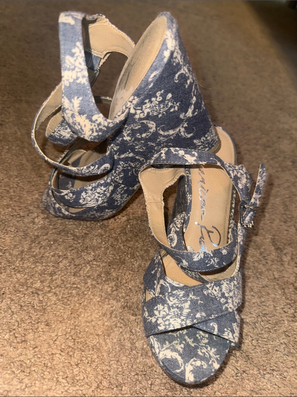 American Rag Floral Blue Wedge Sandals - Size 7/7.5